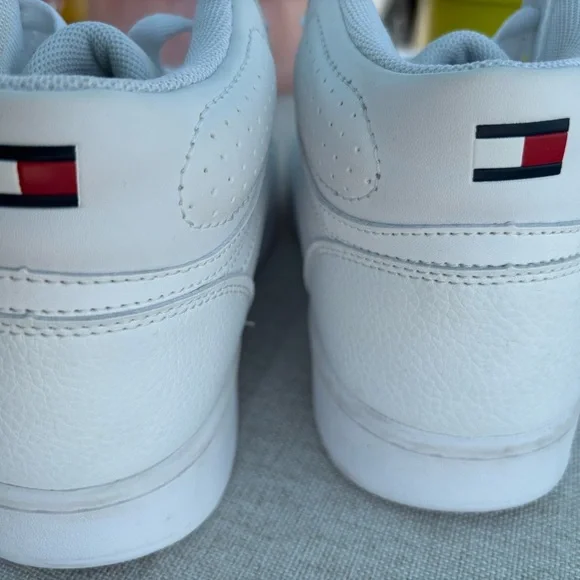 Tommy Hilfiger White Sneakers Modern Style - Picture 9 of 14